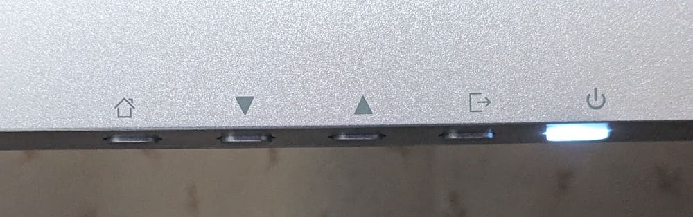 INNOCN 27M2Vのスイッチ部分の画像