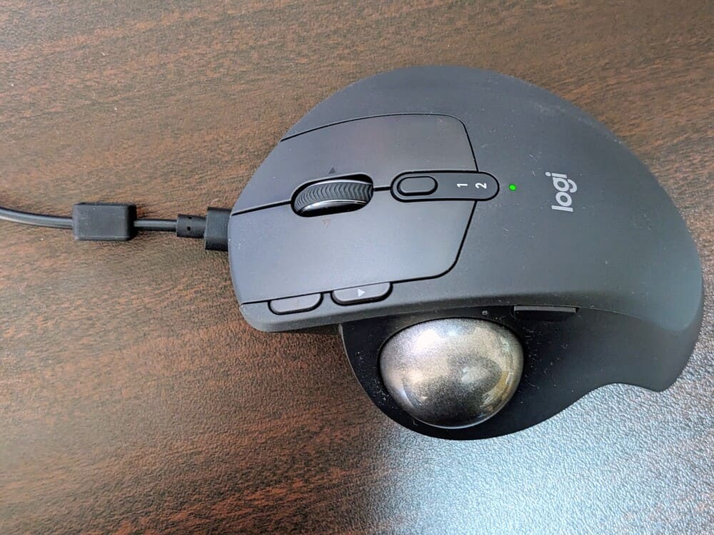 充電中のロジクール製マウスMX ERGO Sの画像