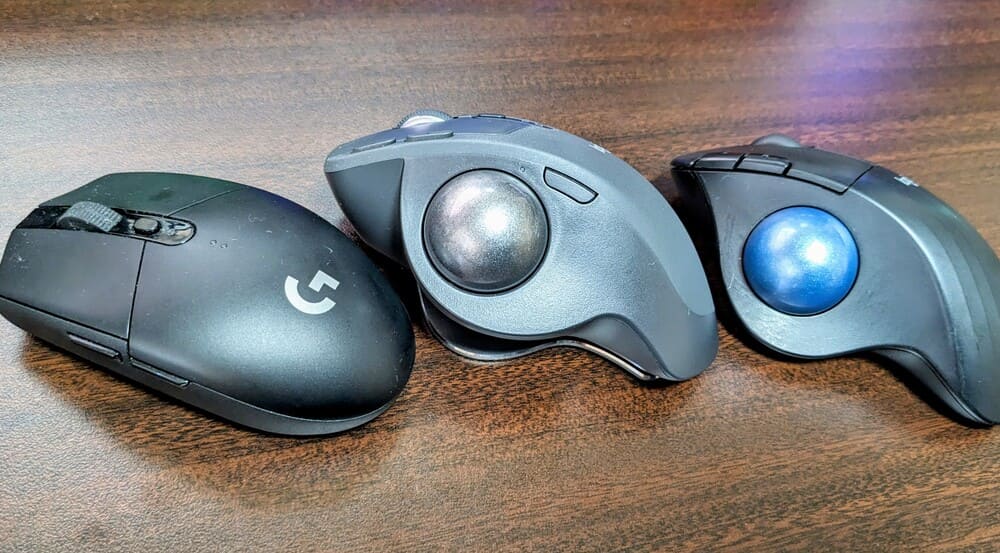 3種類のロジクール製マウスを並べた画像